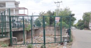 JMC Installs Wire Mesh on Drains to Curb Waste Dumping, Improve Sanitation in Jammu