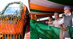 Direct Vande Bharat Train Reaches Kashmir; Railways Plans Links to Poonch, Rajouri, Uri